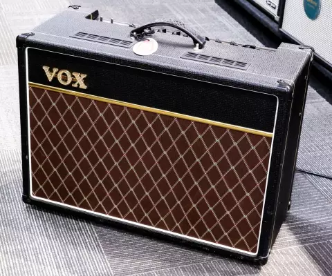 Vox - AC15C1 - 15 Watt 1x12 Tube Combo 4